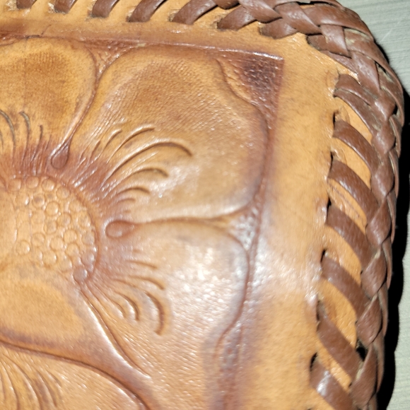 Vintage Tooled Leather Wallet - Picture 4 of 8